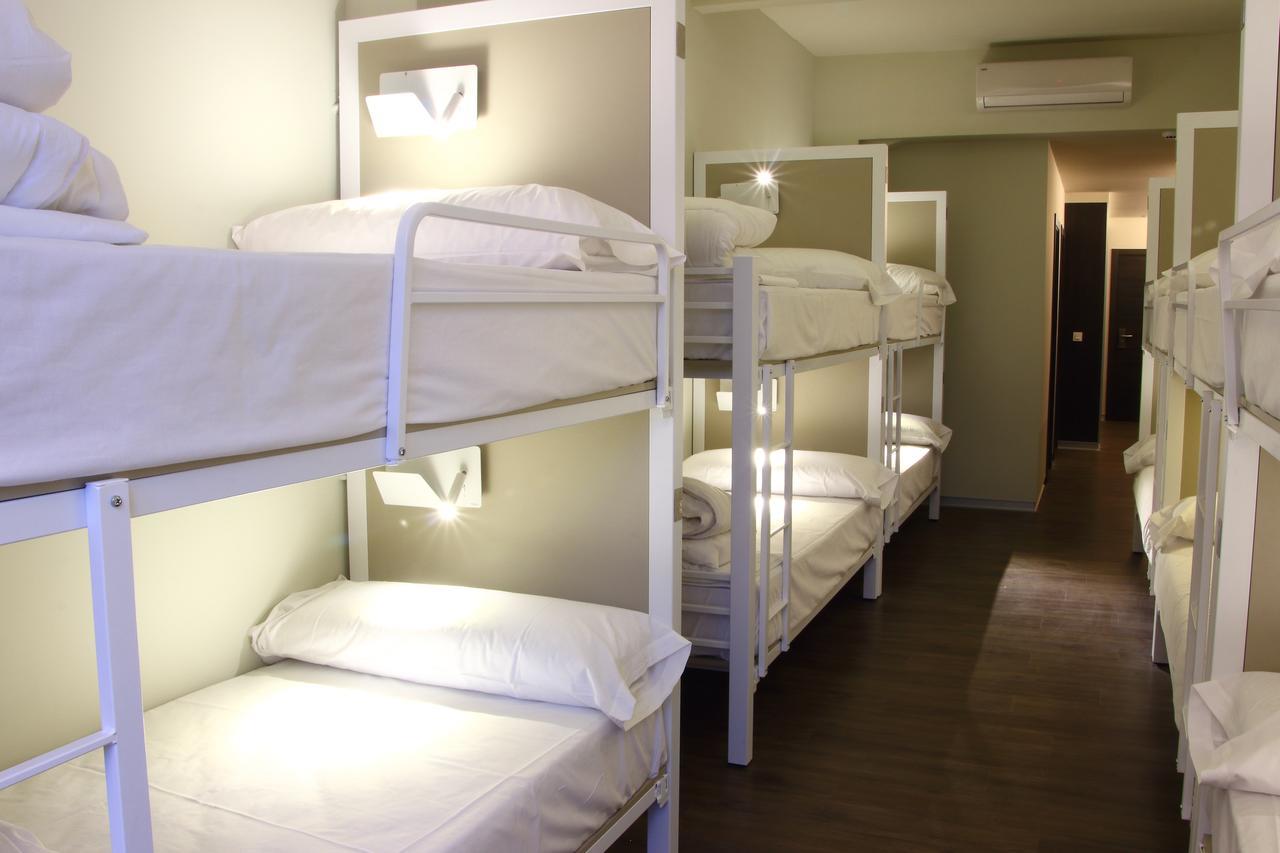 Premium Etagenbett im gemischten 14-Bett-Schlafsaal mit eigenem Bad